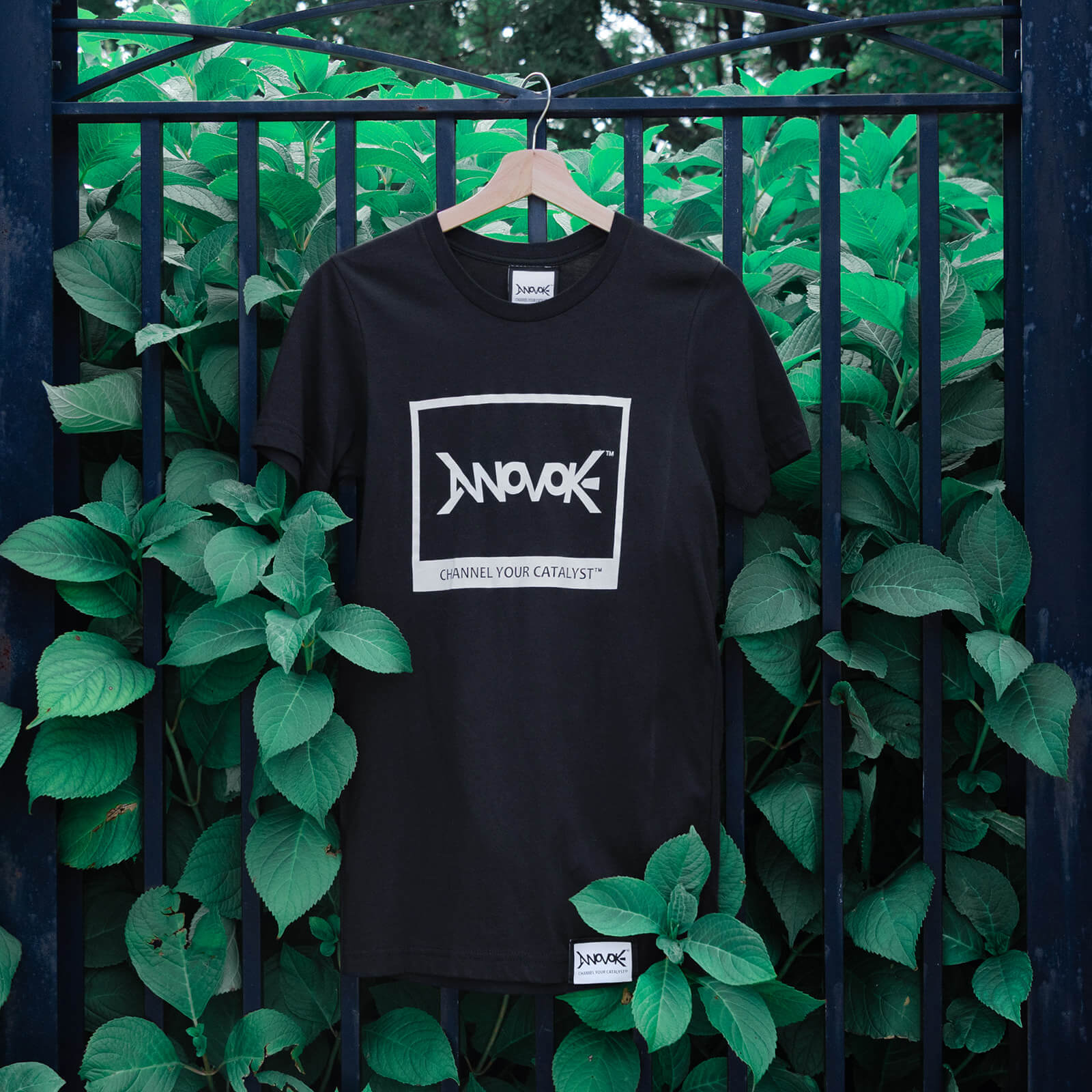 Logo + Mantra - T-Shirt