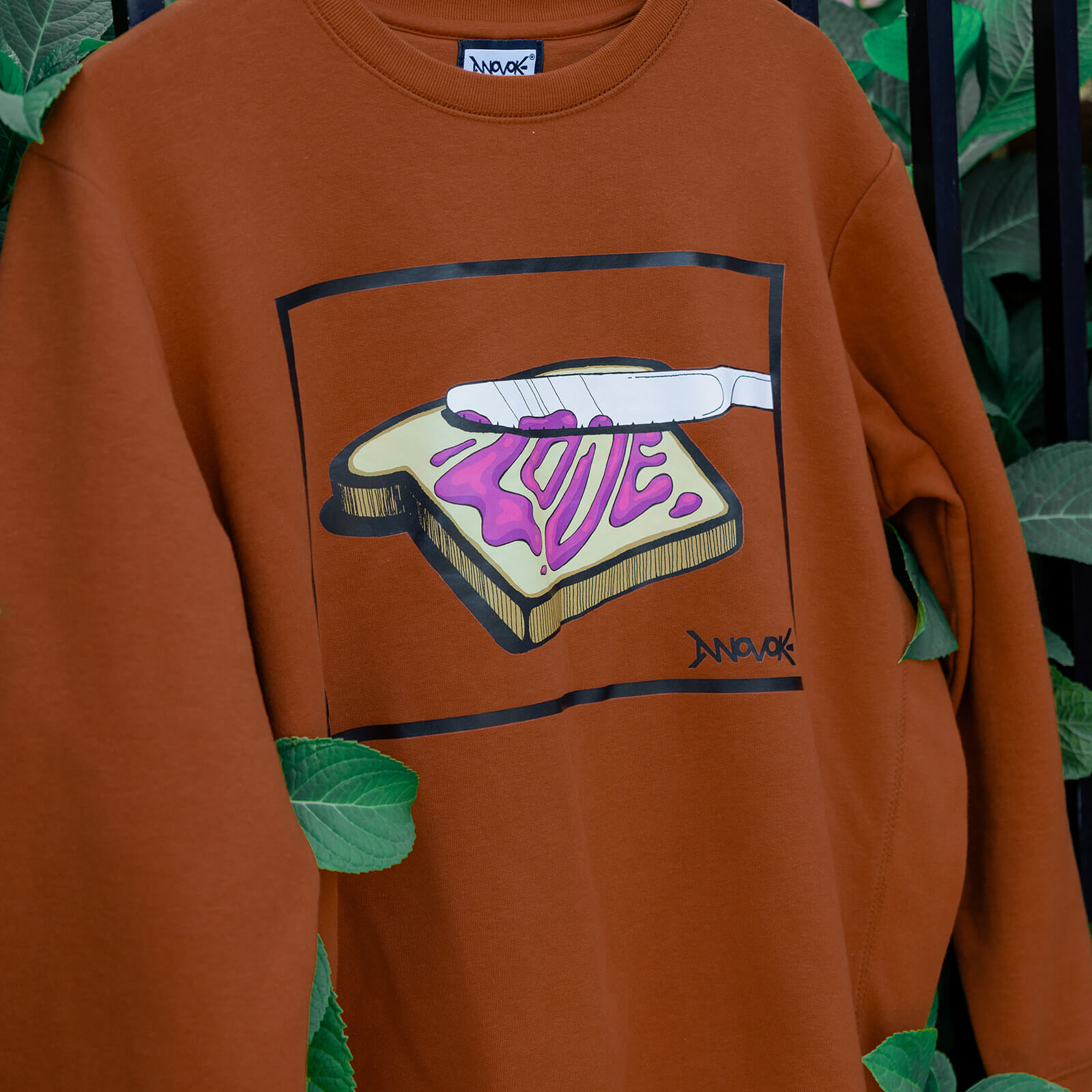 Spread Love - Jelly - Clay Sweatshirt
