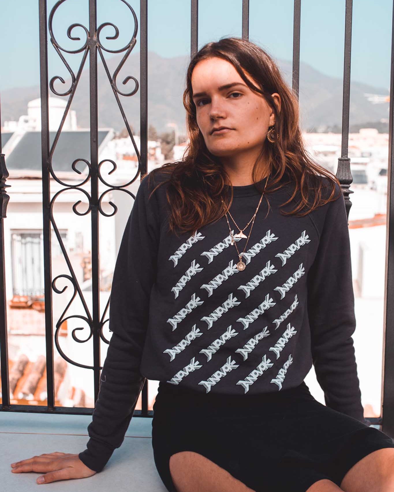 Repeat Logo - Sweatshirt