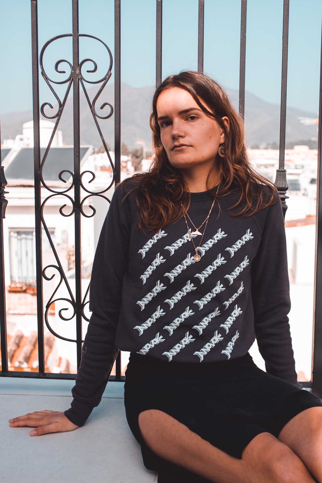 Repeat Logo - Sweatshirt